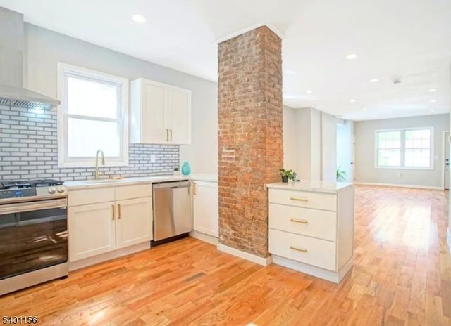 3 Minerva St, Jersey City, NJ 07304