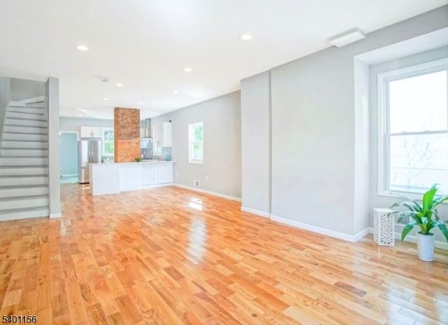 3 Minerva St, Jersey City, NJ 07304