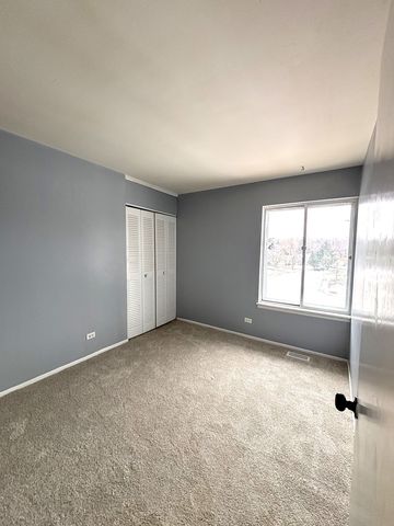 335 Shiloh Lane, Elgin, IL 60120