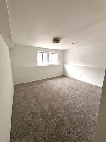 335 Shiloh Lane, Elgin, IL 60120