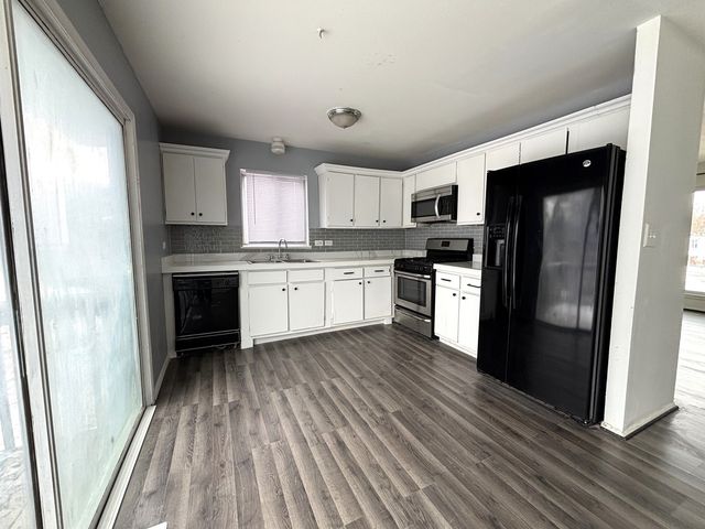 335 Shiloh Lane, Elgin, IL 60120