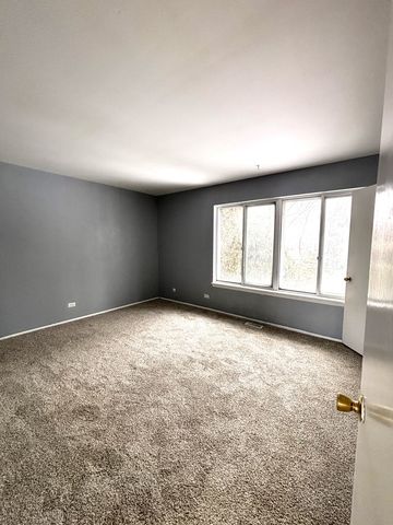 335 Shiloh Lane, Elgin, IL 60120