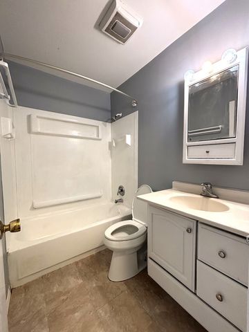 335 Shiloh Lane, Elgin, IL 60120