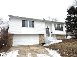 335 Shiloh Lane, Elgin, IL 60120