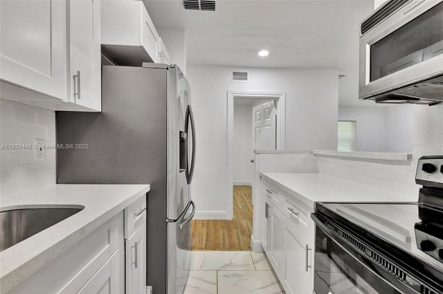 3032 Glenwood Rd, West Palm Beach, FL 33405