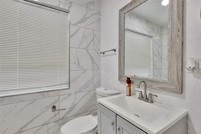 3032 Glenwood Rd, West Palm Beach, FL 33405