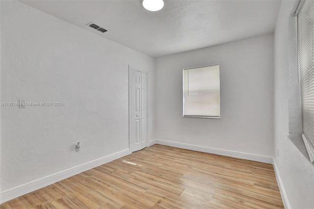 3032 Glenwood Rd, West Palm Beach, FL 33405