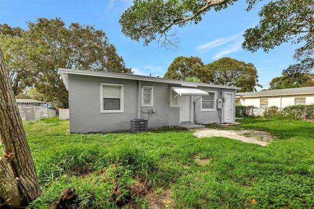 3032 Glenwood Rd, West Palm Beach, FL 33405