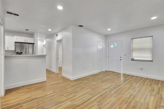 3032 Glenwood Rd, West Palm Beach, FL 33405