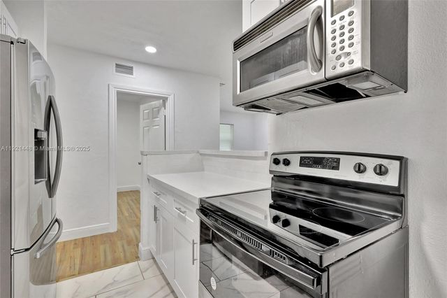 3032 Glenwood Rd, West Palm Beach, FL 33405