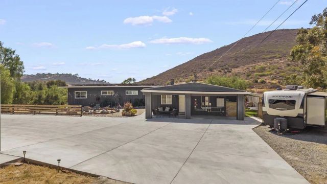 3268 Peg Leg Mine Rd, Jamul, CA 91935