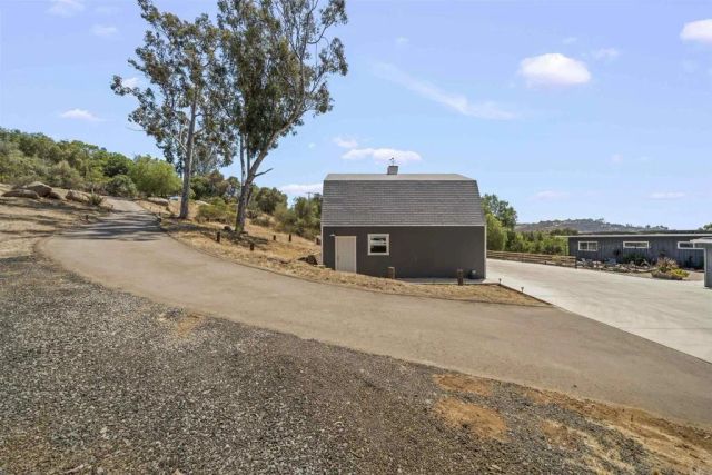 3268 Peg Leg Mine Rd, Jamul, CA 91935