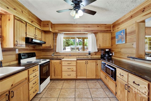 69 Lynn Drive, Garden City, GA 31408