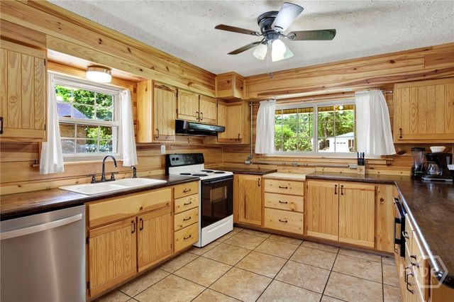 69 Lynn Drive, Garden City, GA 31408