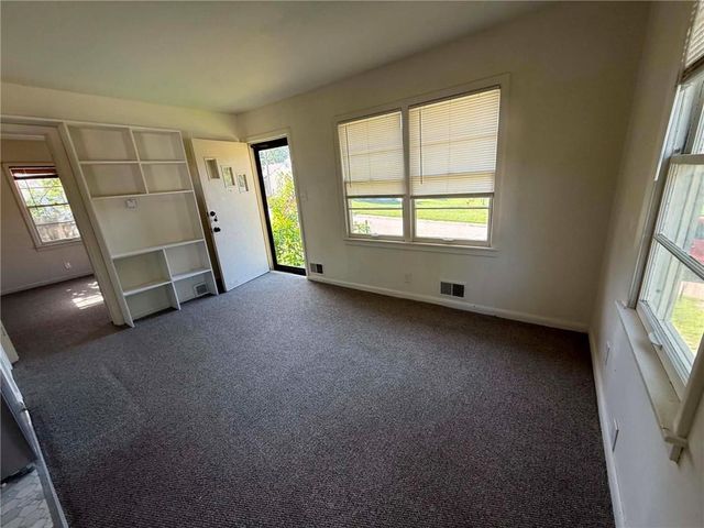 902 Williams Street, Excelsior Springs, MO 64024