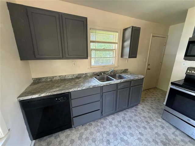 902 Williams Street, Excelsior Springs, MO 64024