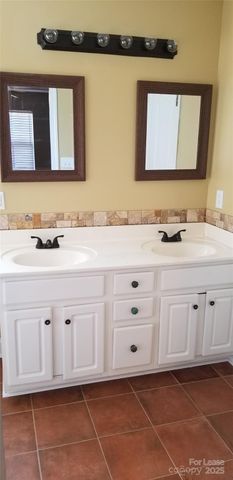 853 Matthews School Road, Matthews, NC 28105