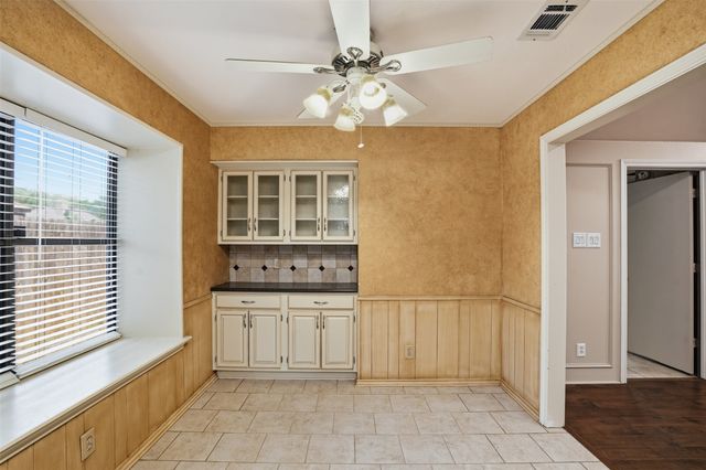834 Meadowglen Circle, Coppell, TX 75019