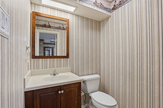 834 Meadowglen Circle, Coppell, TX 75019