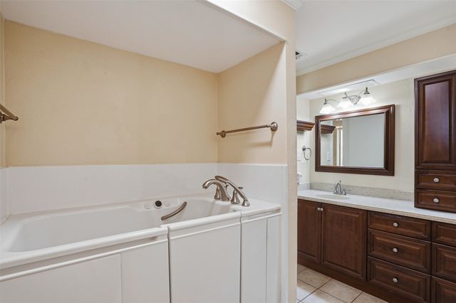 834 Meadowglen Circle, Coppell, TX 75019