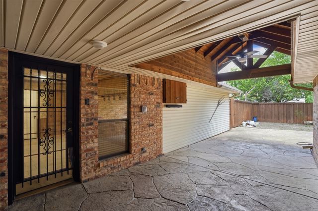 834 Meadowglen Circle, Coppell, TX 75019