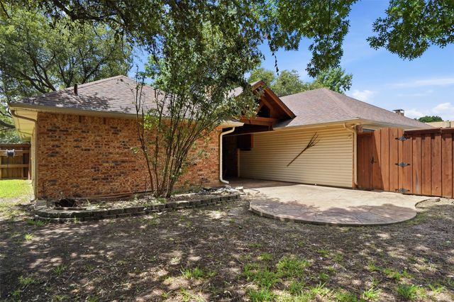 834 Meadowglen Circle, Coppell, TX 75019