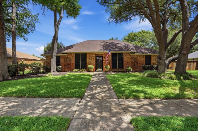 834 Meadowglen Circle, Coppell, TX 75019