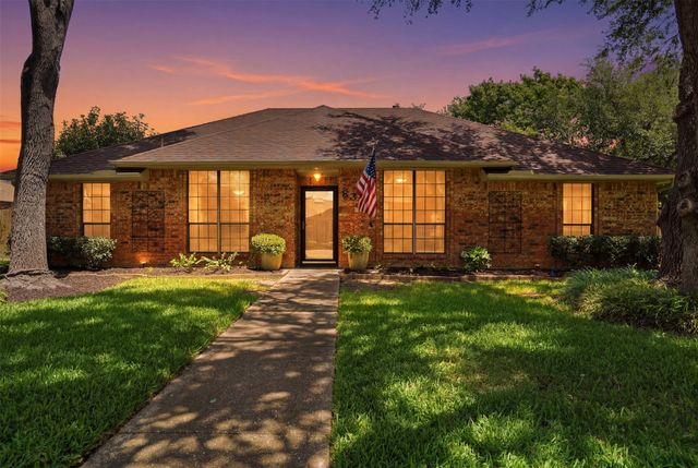 834 Meadowglen Circle, Coppell, TX 75019