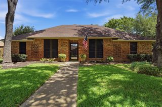 834 Meadowglen Circle, Coppell, TX 75019