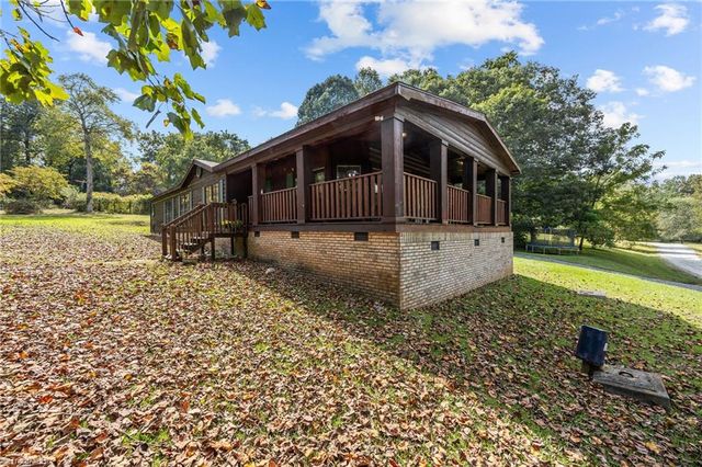 1701 Ramseur Julian Road, Liberty, NC 27298