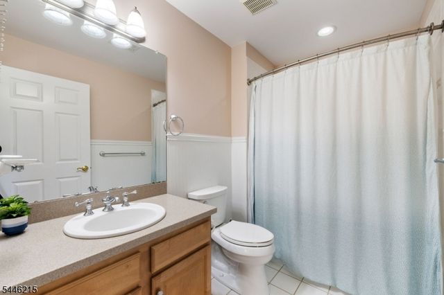 5 Sun Valley Way, Washington Twp., NJ 07853