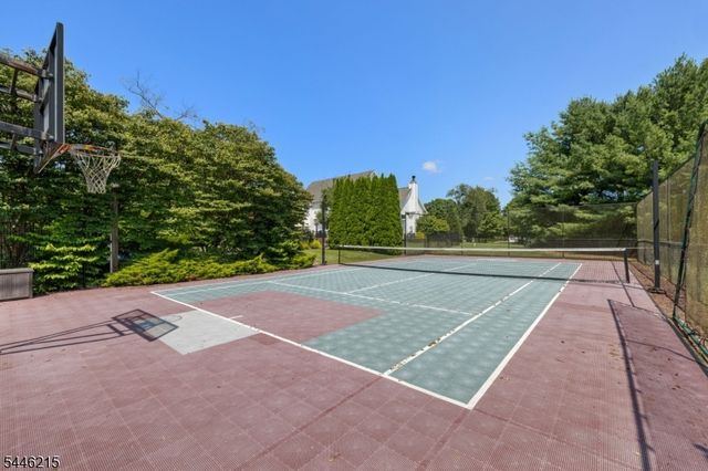 5 Sun Valley Way, Washington Twp., NJ 07853