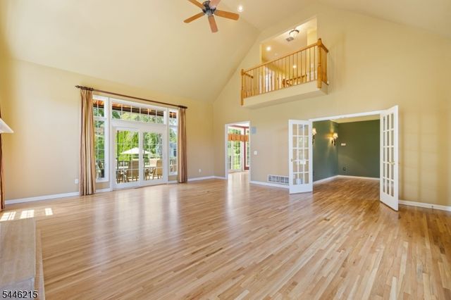 5 Sun Valley Way, Washington Twp., NJ 07853
