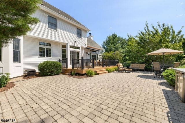 5 Sun Valley Way, Washington Twp., NJ 07853