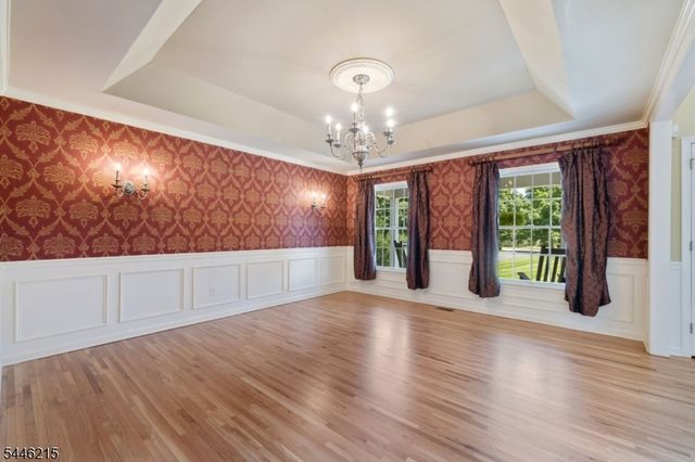 5 Sun Valley Way, Washington Twp., NJ 07853