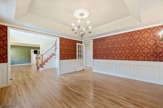 5 Sun Valley Way, Washington Twp., NJ 07853