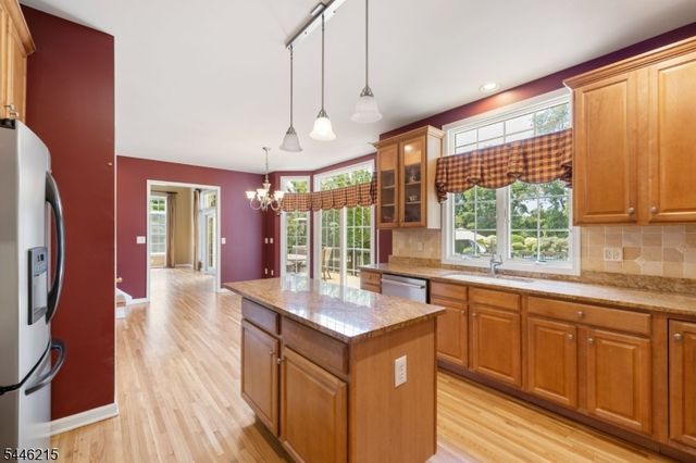 5 Sun Valley Way, Washington Twp., NJ 07853