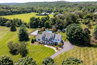 5 Sun Valley Way, Washington Twp., NJ 07853