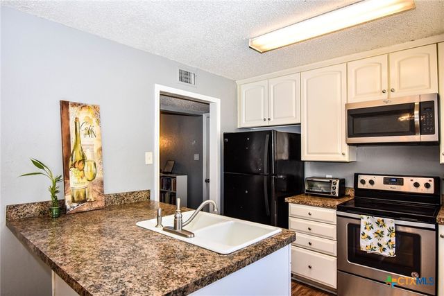 2202 Stagecoach Trail, Temple, TX 76502