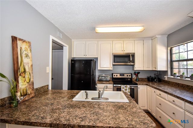 2202 Stagecoach Trail, Temple, TX 76502