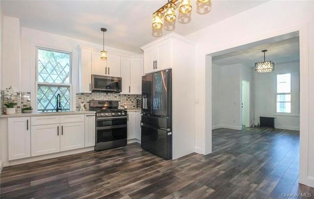 3088 Heath Avenue, Bronx, NY 10463
