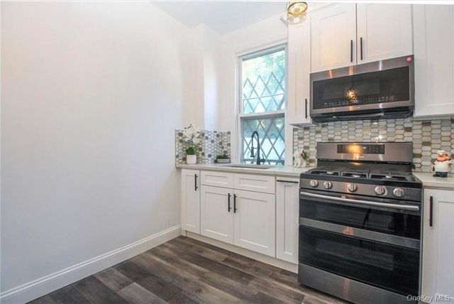 3088 Heath Avenue, Bronx, NY 10463