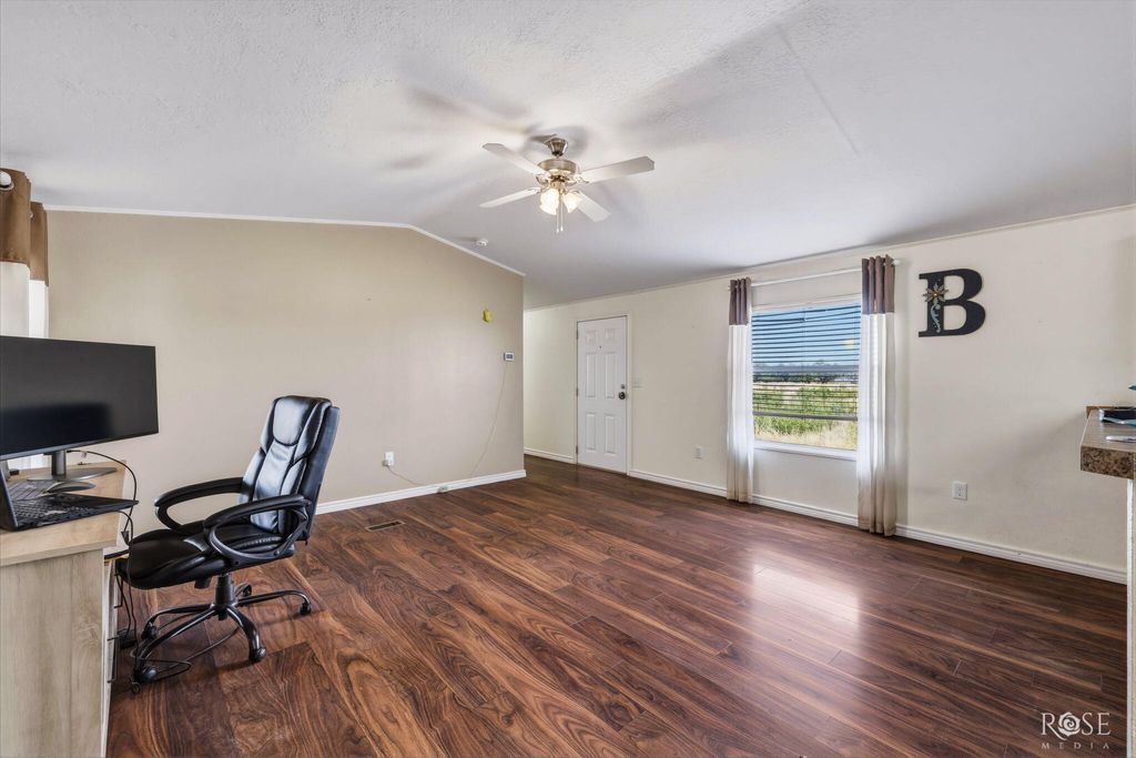 Image 4 of property listing at 908 Fm 380, Paint Rock, TX 76866