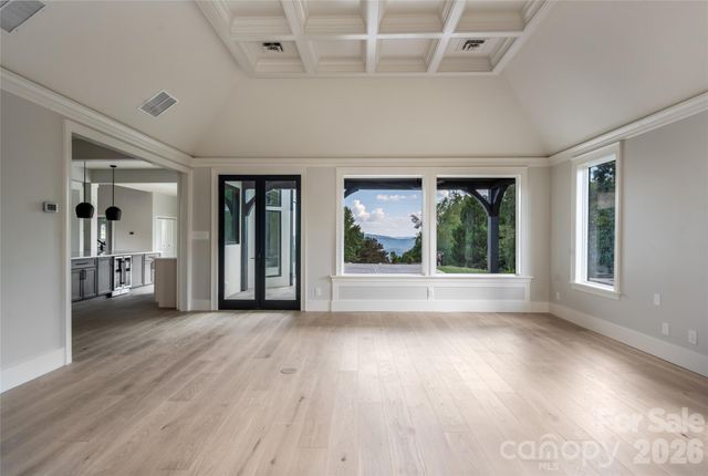 5 Meadow Ridge Drive, Asheville, NC 28804