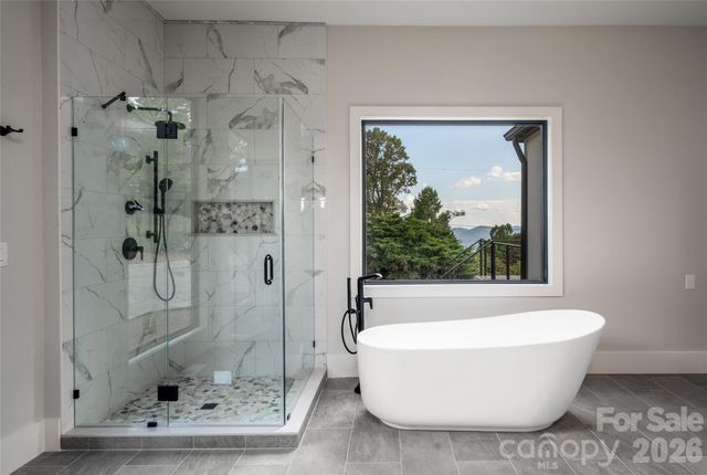 5 Meadow Ridge Drive, Asheville, NC 28804