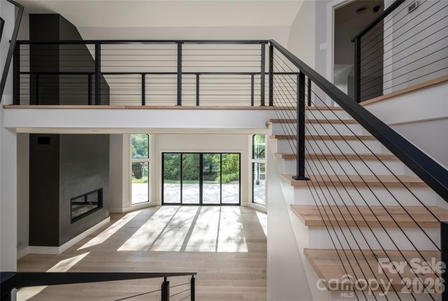 5 Meadow Ridge Drive, Asheville, NC 28804
