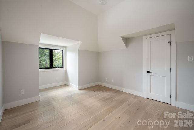 5 Meadow Ridge Drive, Asheville, NC 28804