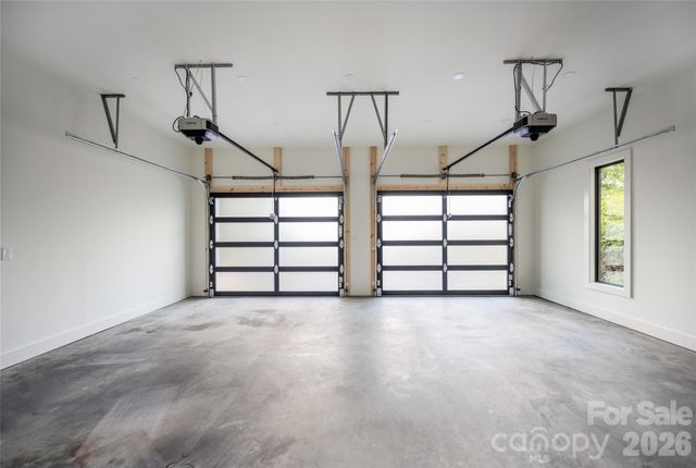 5 Meadow Ridge Drive, Asheville, NC 28804