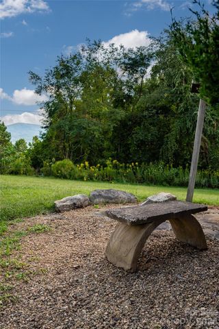 5 Meadow Ridge Drive, Asheville, NC 28804