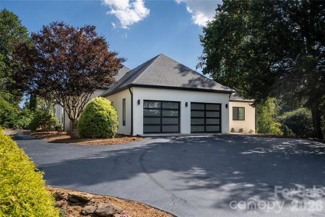 5 Meadow Ridge Drive, Asheville, NC 28804
